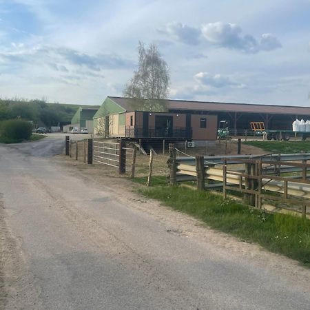 Вилла Au Coeur De La Ferme 2 Lacroix-sur-Meuse Экстерьер фото