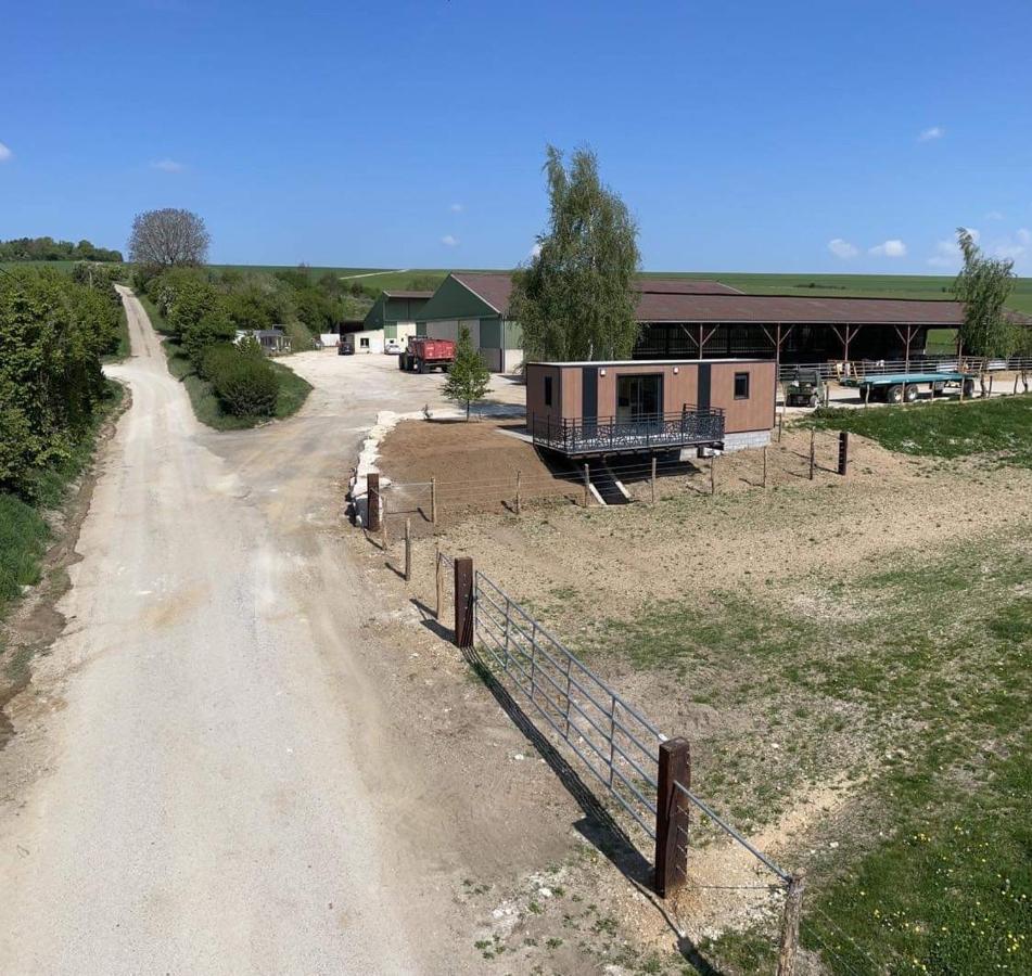 Вилла Au Coeur De La Ferme 2 Lacroix-sur-Meuse Экстерьер фото